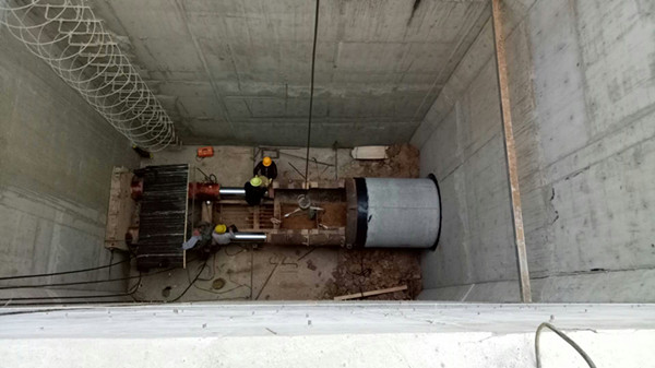 西站路高壓線(xiàn)路穿越隴海線(xiàn)防護(hù)涵工程全線(xiàn)貫通